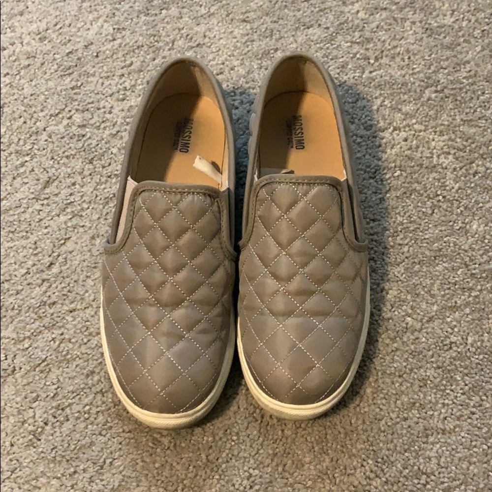 Mossimo slip on shoes